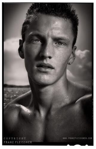 published in https://franzfleissner.com/male-physique/